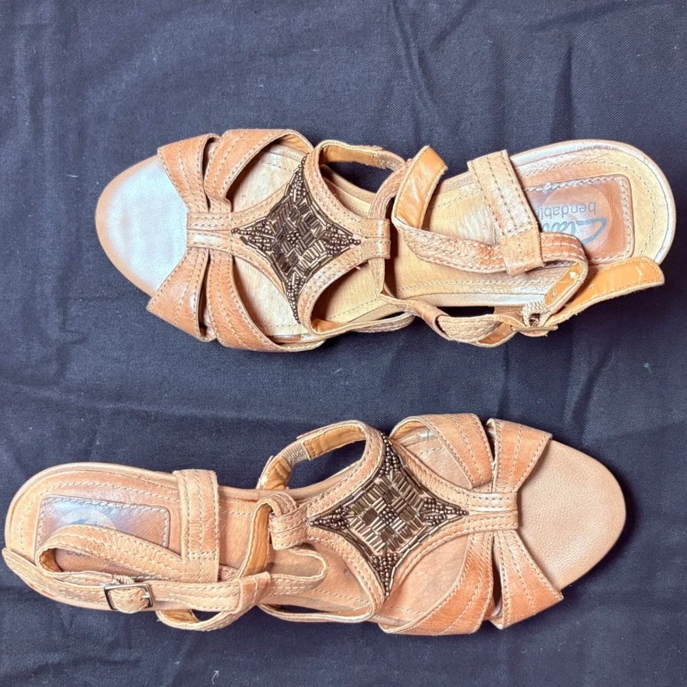 Clarks Bendables Tan Leather Beaded Cork Wedge Sandals Womens‎ 8.5M